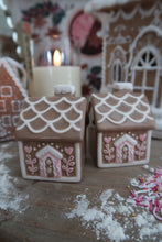 Load image into Gallery viewer, Gingerbread House Salt &amp; Pepper Shakers Set - PRE ORDER (7296256344130)