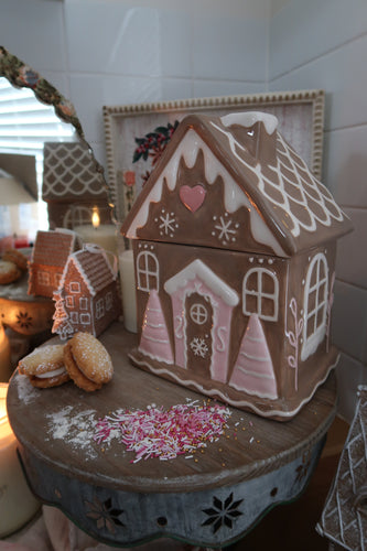 Brown Gingerbread House Cookie Jar - PRE ORDER (7296257884226)