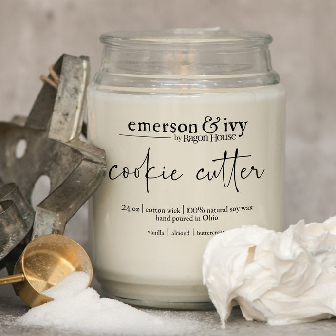 C222213 - 24oz Cookie Cutter Soy Candle (7433781411906)