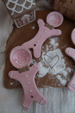 Load image into Gallery viewer, Pink Gingerbread Man Measuring Spoons - PRE ORDER (7296252149826)