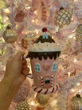 Load image into Gallery viewer, Pink Cupcake Mug with Lid (6928083025986)