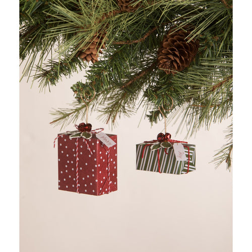 TF0127 - Merry Christmas Package Placecard Holder Set of 2 (6595442868290)